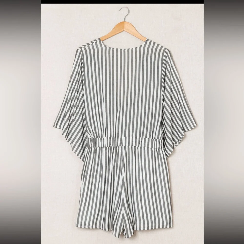 Gray Kimono sleeve romper with tie front and pockets - Picture 7 of 13